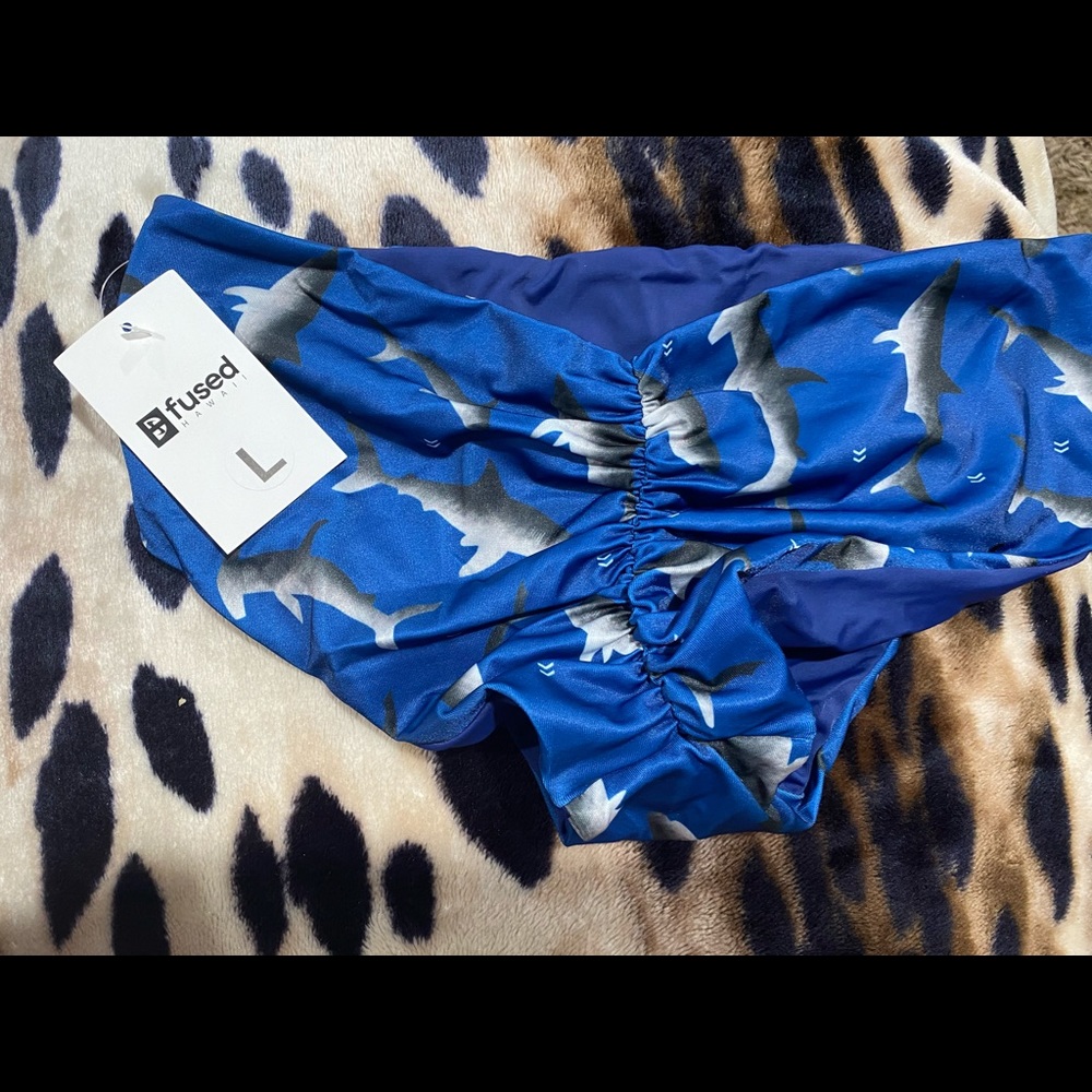 Fused Hawaii Large sharkini